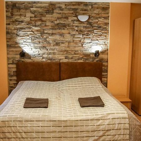 Penzion Na Hradbach Louny Εξωτερικό φωτογραφία